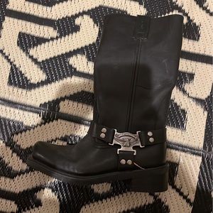 Harley davidson woman riding boots